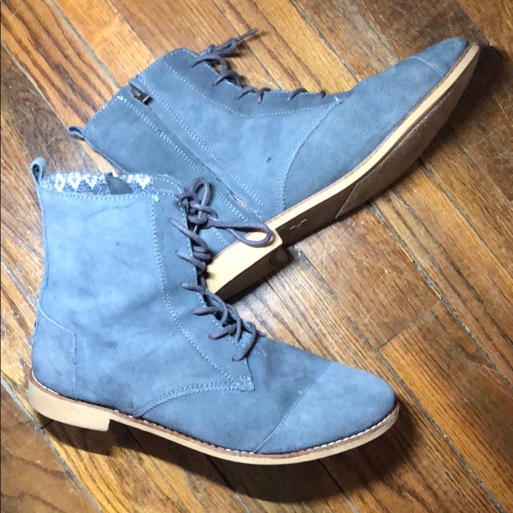 Toms Alpa lace up suede boots in gray size 11! - Picture 5 of 8